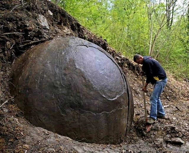 Le sfere di metallo in Bosnia, le antiche civiltà e le meraviglie della natura