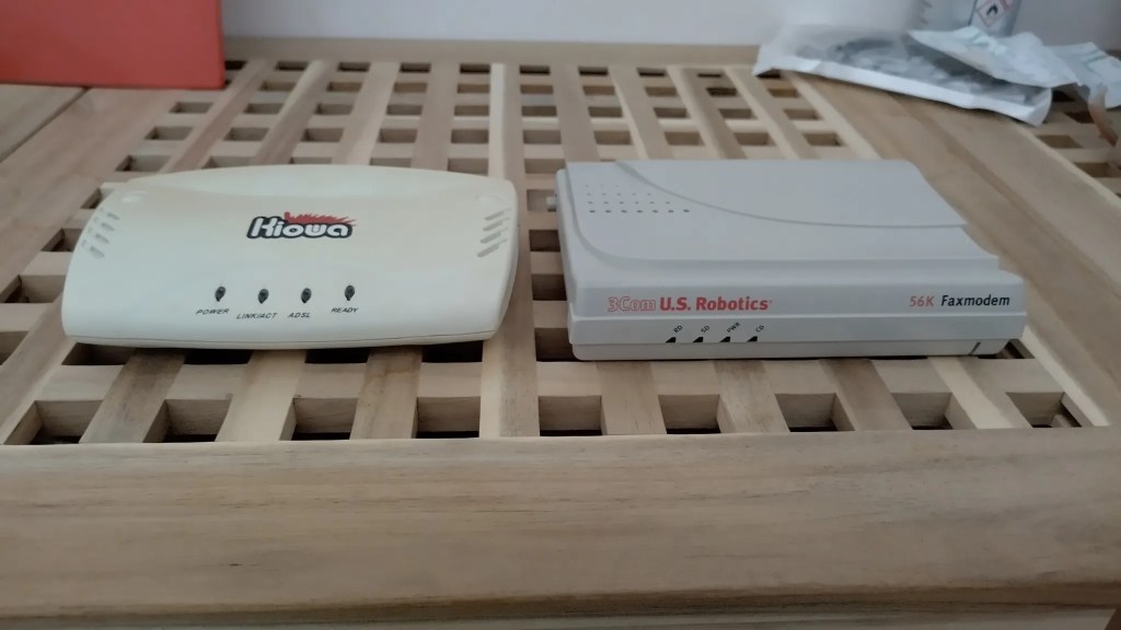 Modem analogico a confronto con digitale di primo modello