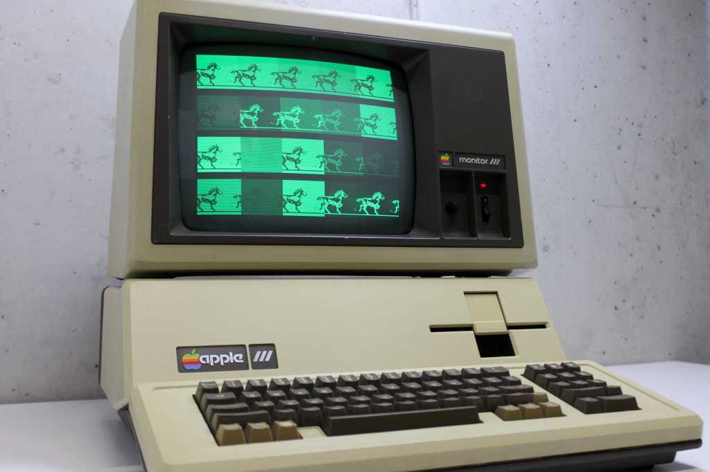 L'Apple III: "hai provato a sbatterlo per terra?"