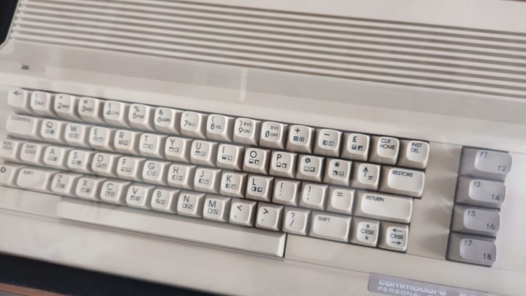 Un Commodore 64, ingrediente necessario per entrare nel Dominio