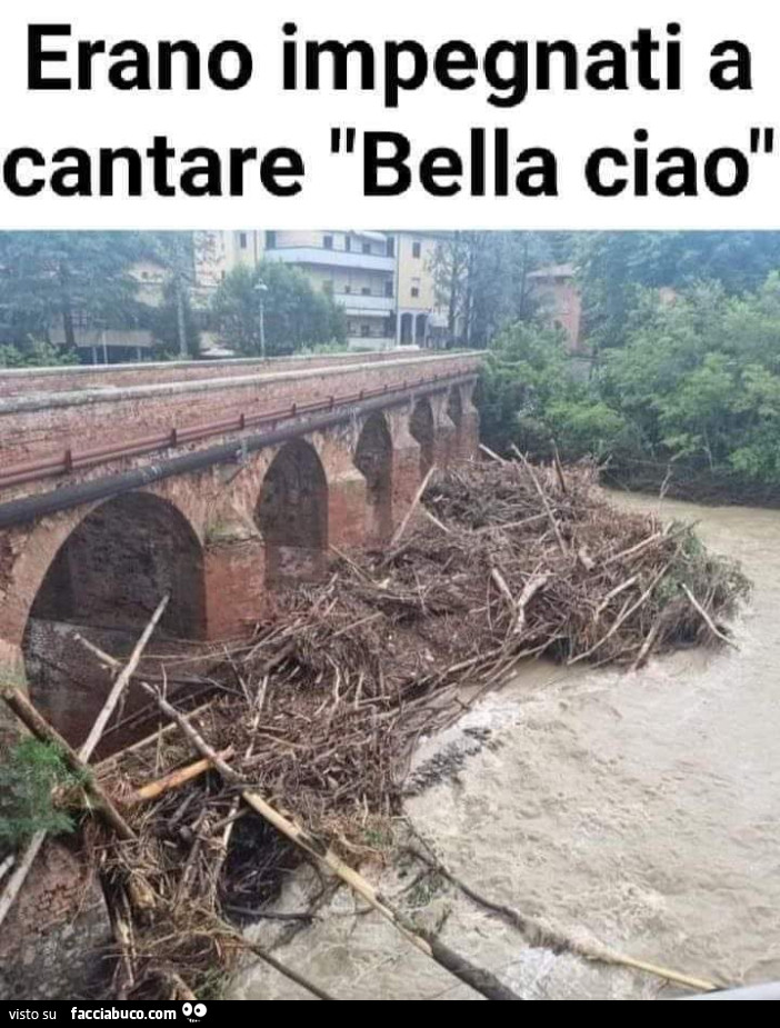 "Erano impegnati a cantare Bella Ciao", ma è una foto del 2023 (se non precedente)