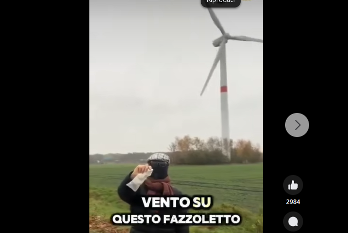 L'improbabile video della "pala eolica che gira senza vento"